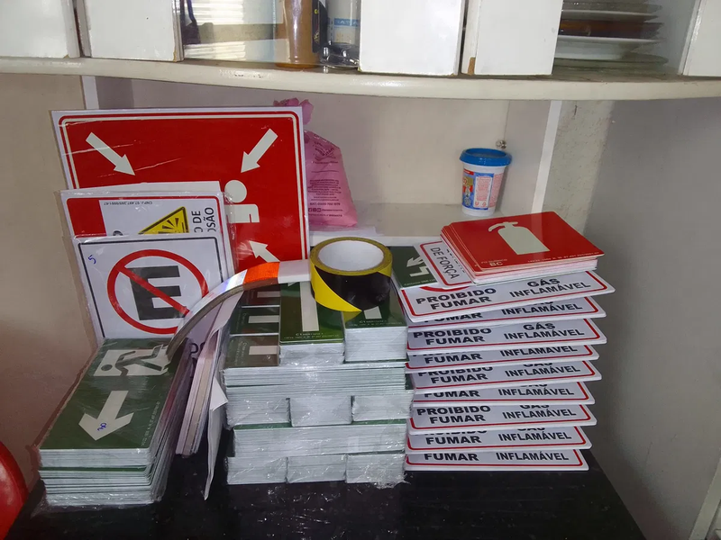 ABAIXOS...SERVIÇOS RELATIVOS AO BOMBEIRO / AVCB