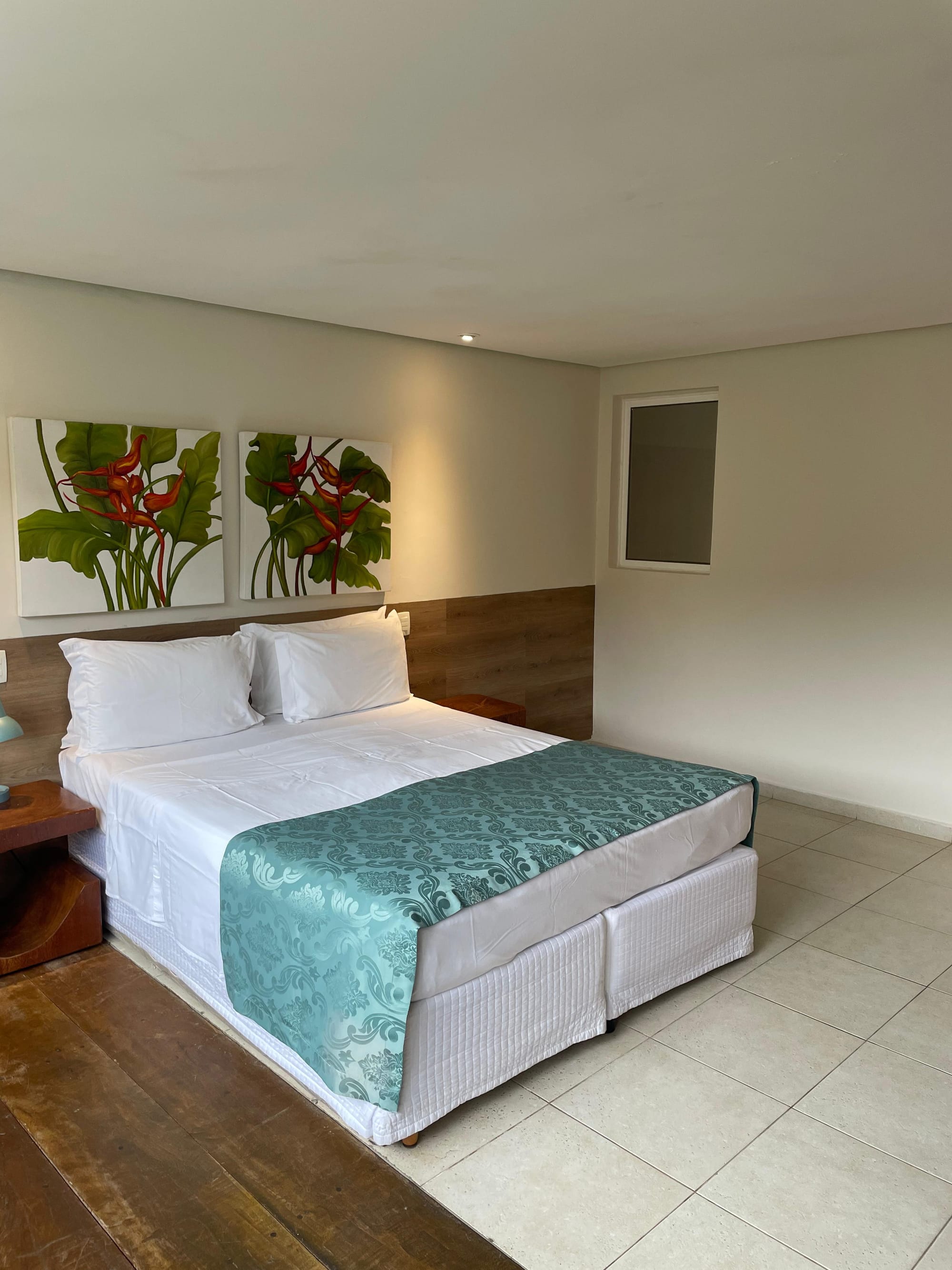 PISO SUPERIOR COM VISTA PARA MONTANHA