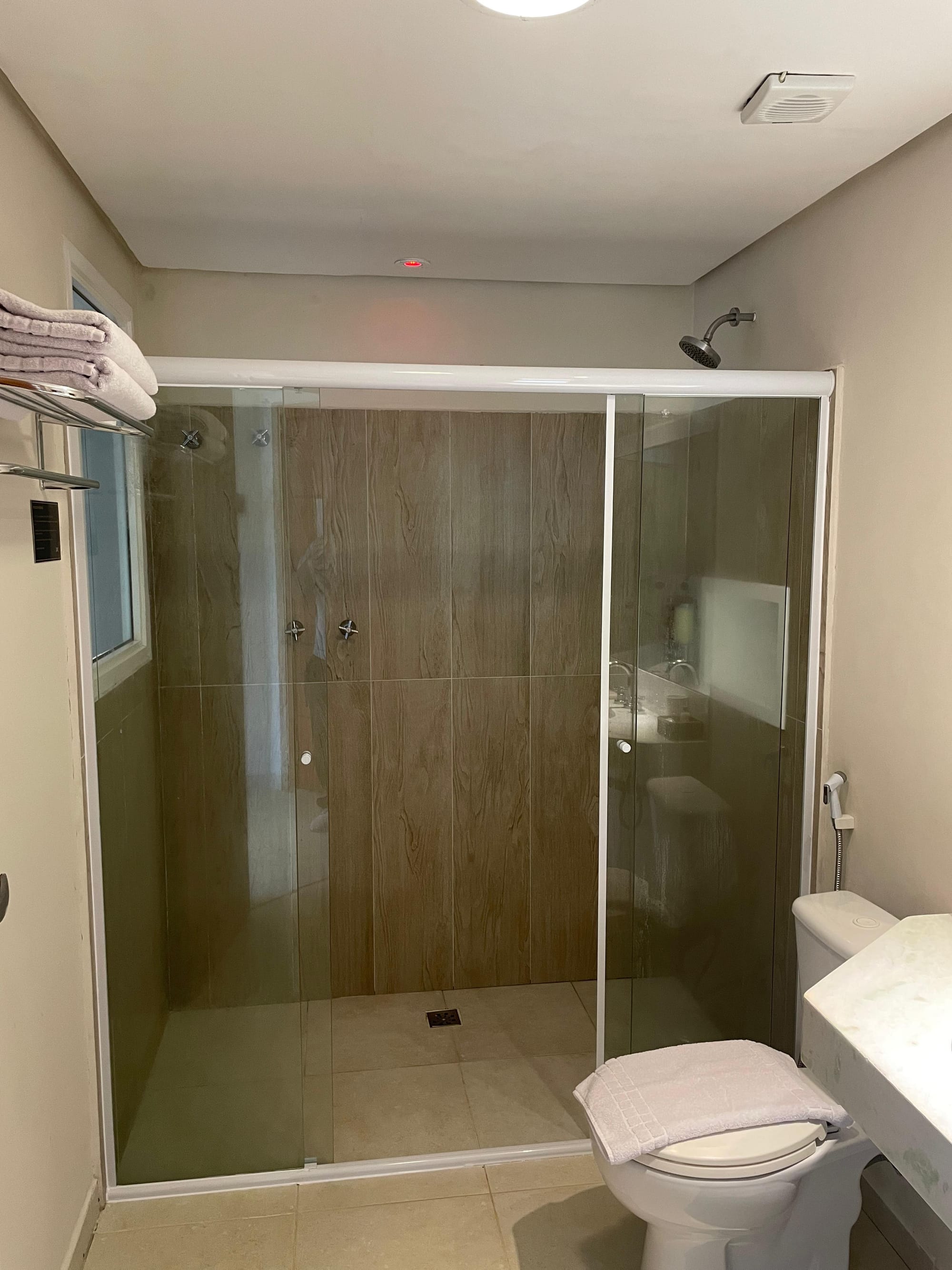 PISO SUPERIOR COM VISTA PARA MONTANHA