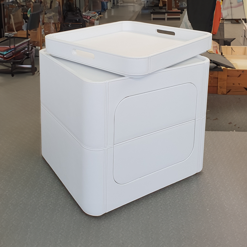 Esempi di Lavorazioni su Sedie, Mobili e Accessori in Pelle