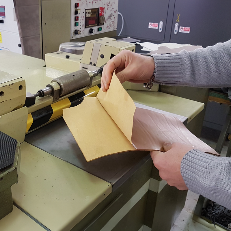 Lavorazione del cuoio – Le nostre fasi produttive | QUIA