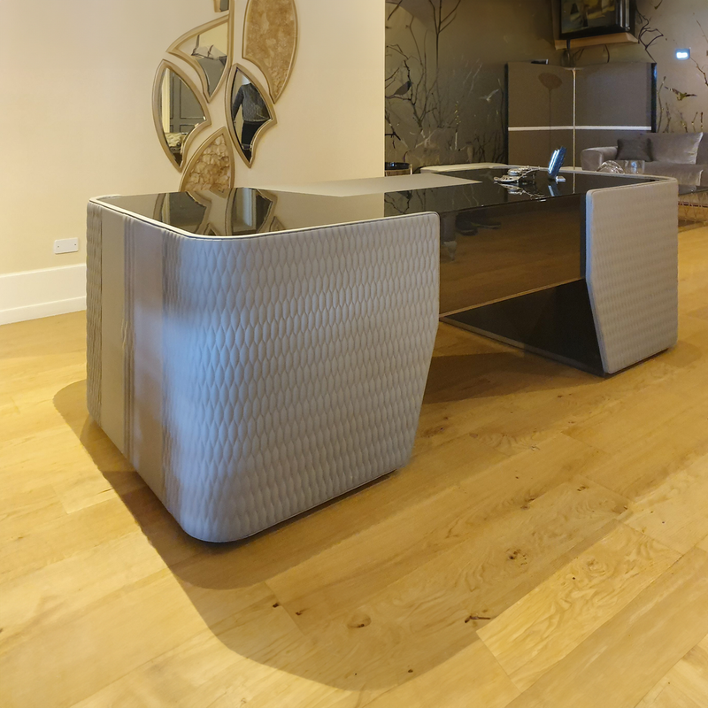 Esempi di Lavorazioni su Sedie, Mobili e Accessori in Pelle