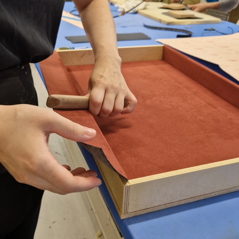 Lavorazione del cuoio – Le nostre fasi produttive | QUIA