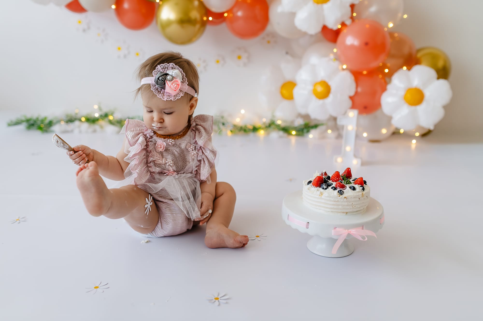 vaikas su tortu fotosesijoje