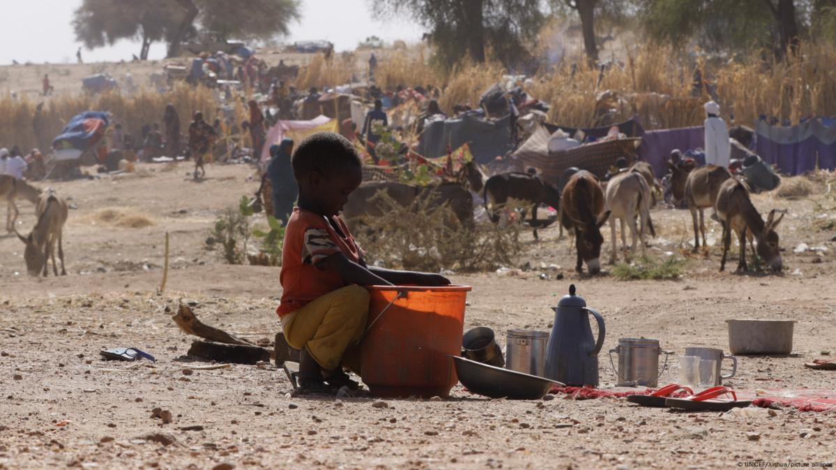وفاة 95 شخصا في مخيم أبو شوك بسبب الجوع والمرض في 40 يوما