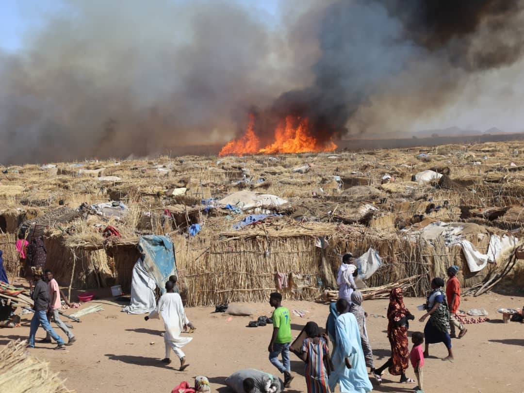 لجنة دولية تعلن تضرر أكثر من 500 أسرة جراء حريق في طويلة