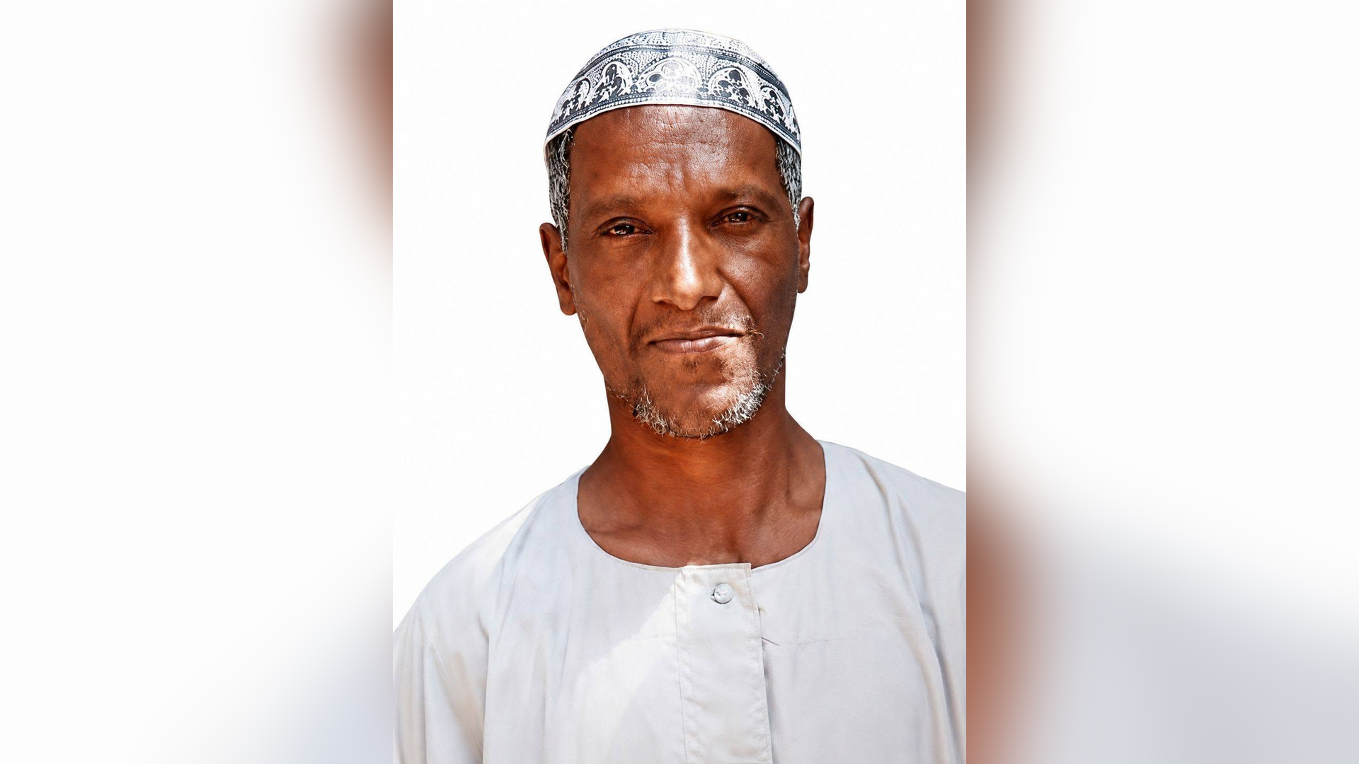 مأساة معلم سوداني تكشف قسوة أوضاع المعلمين