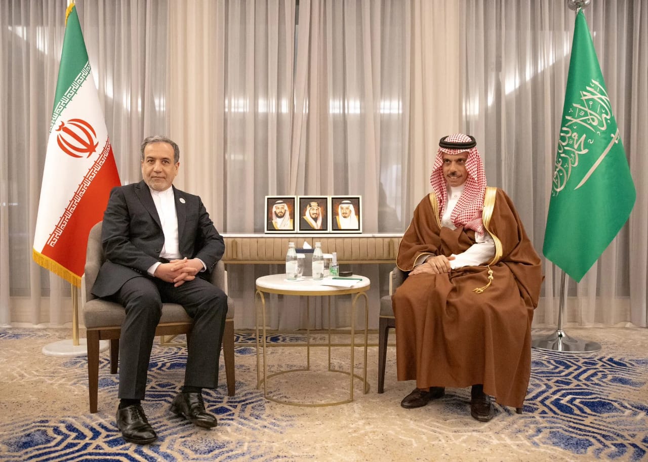 السعودية وإيران تبحثان التصعيد بعد هجمات على مطارات المملكة