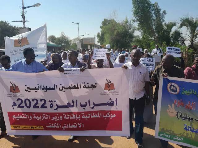لجنة المعلمين تتوعد بالتصعيد بعد نجاح إضراب معلمي الخرطوم