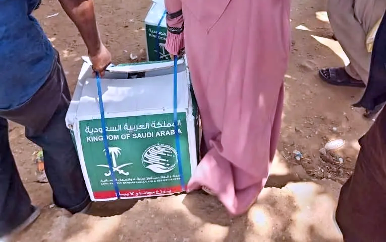 الملك سلمان للإغاثة يوزع سلال غذائية للمتضررين من الأمطار بكردفان