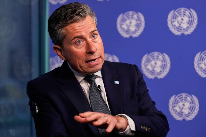 توم فليتشر يدعو إلى وقف فوري لإطلاق النار في الفاشر وإنهاء معاناة المدنيين