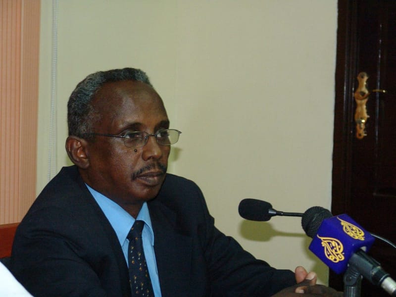 نقابة الصحفيين تدين التهديدات التي يتعرض لها الصحفي عثمان ميرغني