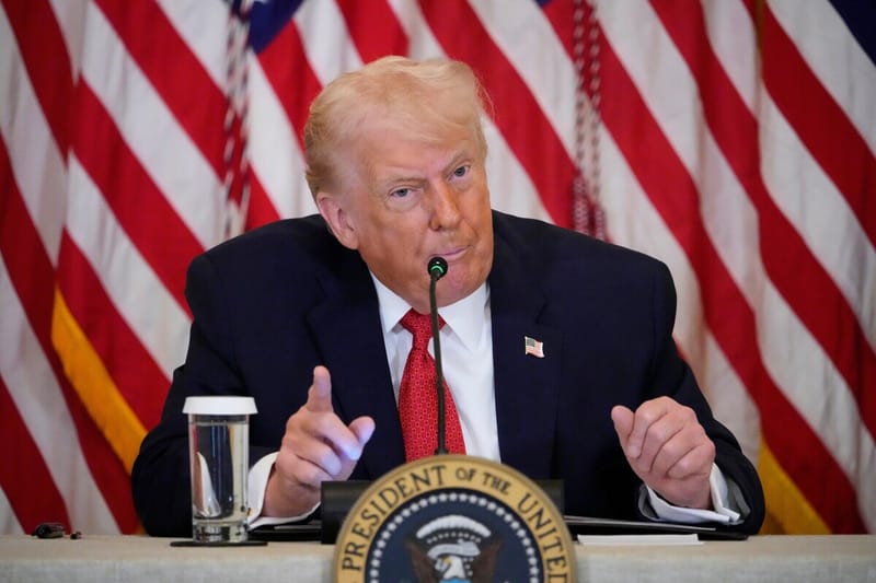 ترامب: حصار بحري وشيك على مضيق هرمز وتعقب السفن المتعاملة مع إيران