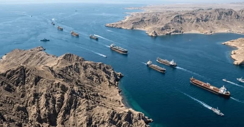 طهران تشترط لفتح هرمز.. وواشنطن تحذر من تصعيد بالشرق الأوسط