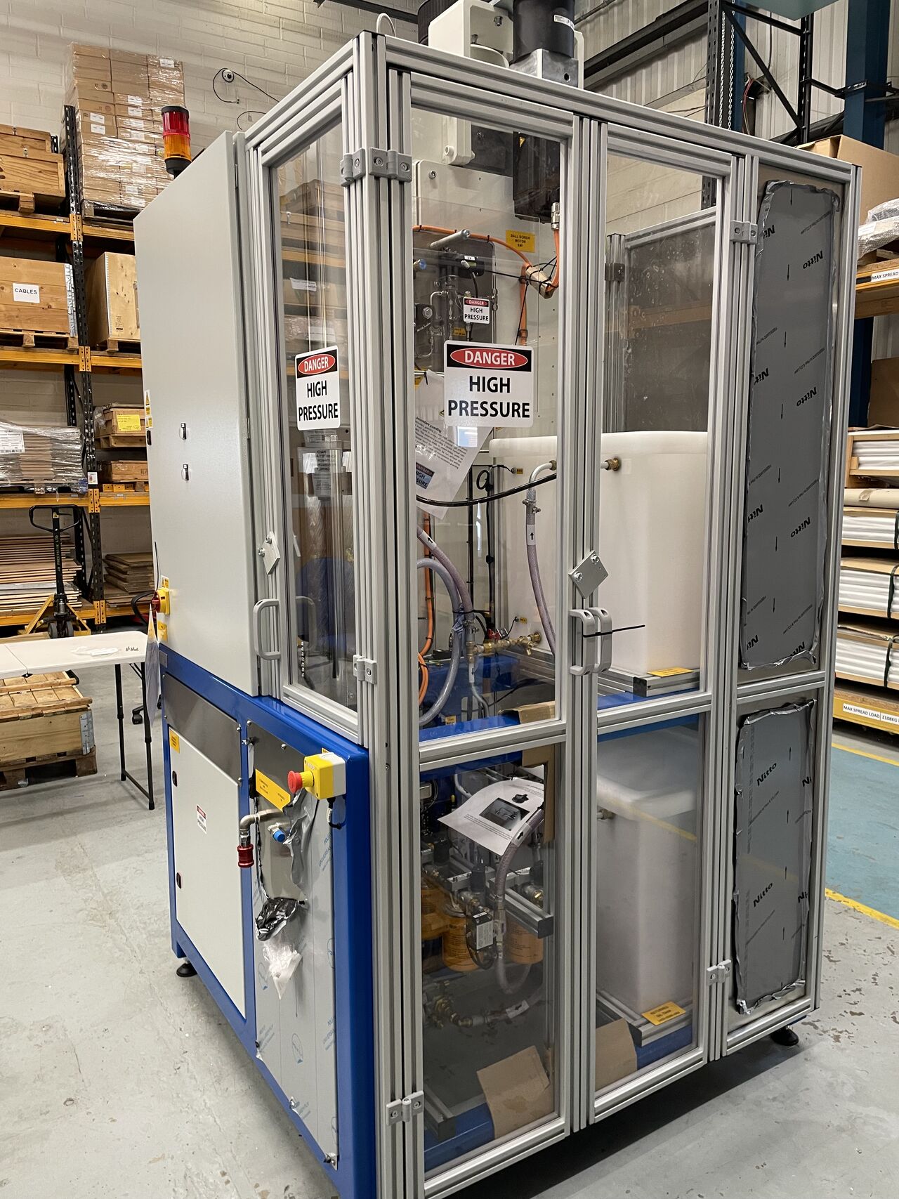 High pressure test rig