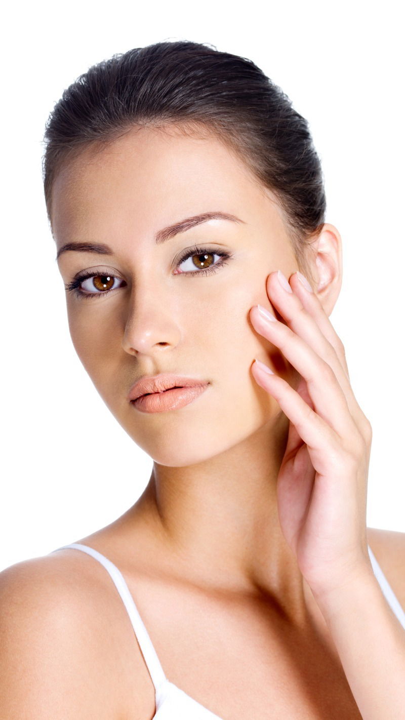 ودّعي الهالات والانتفاخات مع علاج Bio-Revitalizing للعين – الحل الجديد لتجديد محيط العين بفعالية