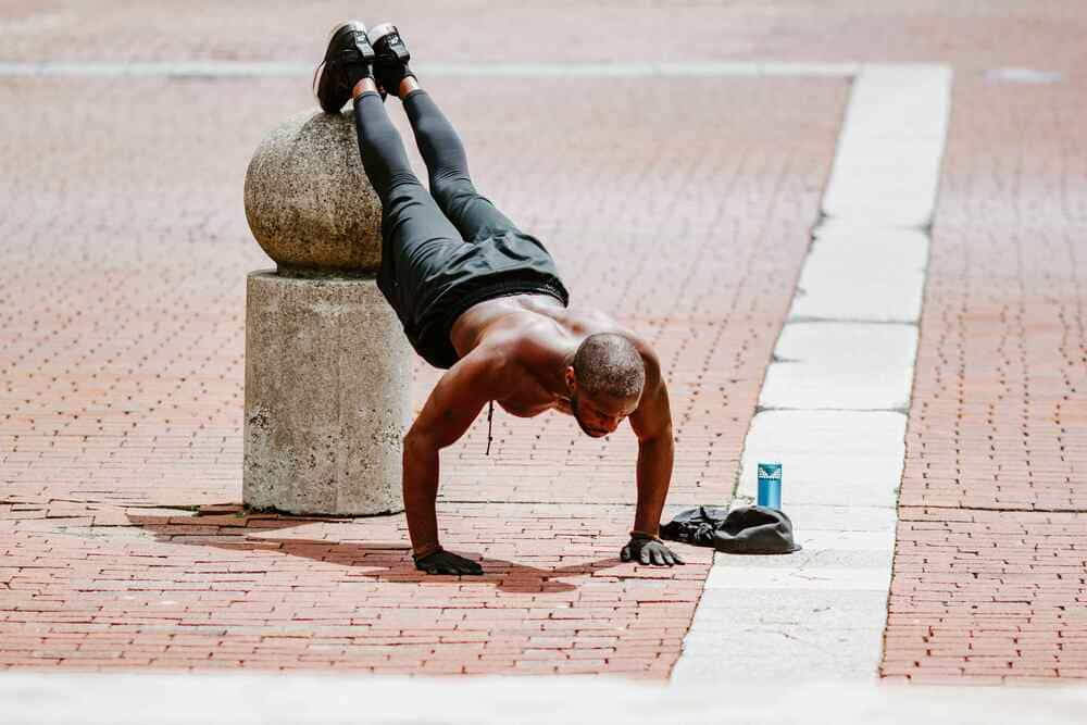 Exercices musculation poids du corps