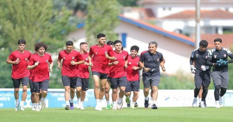 في باريس..الأولمبيّ يخوض أولى وحداته التدريبية