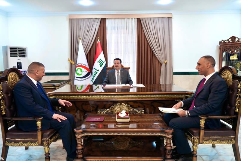 رئيس الوزراء يجري زيارة إلى مقرّ هيئة النزاهة الاتحادية