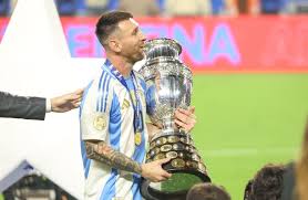 الرئيس الأرجنتيني يقيل وكيل وزارة الرياضة بعد طلبه الاعتذار من ميسي