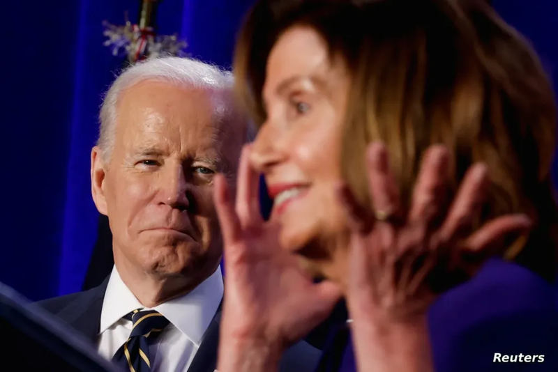 رئيسة البرلمان الأمريكي السابقة لبايدن: أنت غير قادر على هزيمة ترامب