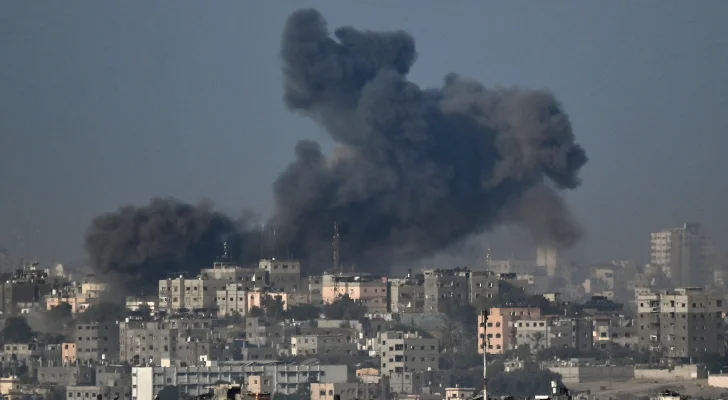 استشهاد أكثر من 100 فلسطيني بقصف إسرائيلي استهدف مدرسة تأوي نازحين في غزة