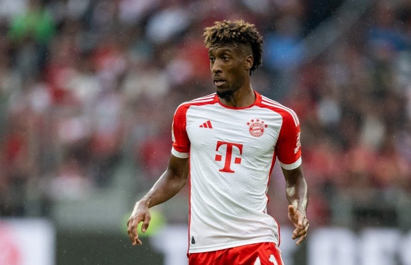 آرسنال يزاحم الهلال وبرشلونة على كومان