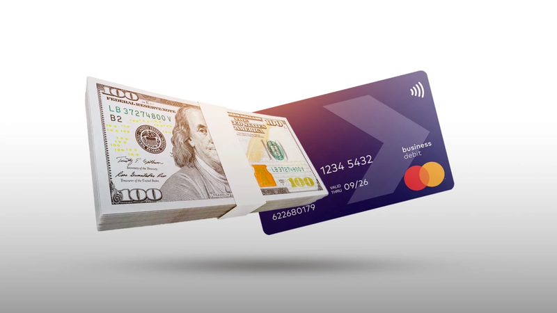 القبض على أعضاء منظمة "غير رسمية" تنشئ بطاقات "ماستر" باسم المواطنين لتهريب العلمة ببغداد