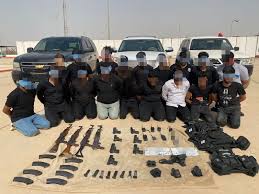 تفكيك عصابة وضبط أسلحة ومخدرات بعد مواجهات مسلحة في البصرة