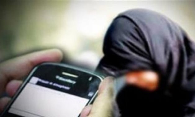 الاطاحة برجل وامرأة يمارسان الابتزاز الالكتروني في بغداد