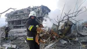 هجمات روسية مكثفة على أوكرانيا وواشنطن تجيز لكييف استخدام صواريخ بعيدة المدى