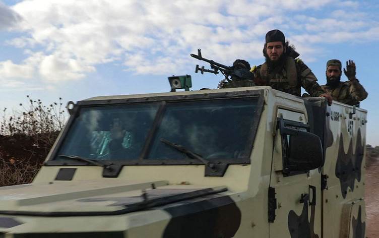 المرصد: 132 قتيلاً في اشتباكات بين القوات السورية وهيئة تحرير الشام