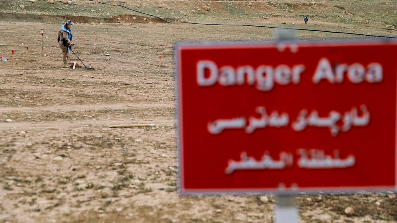 العراق.. مساحة 300 ألف ملعب كرة قدم مزروعة بالألغام