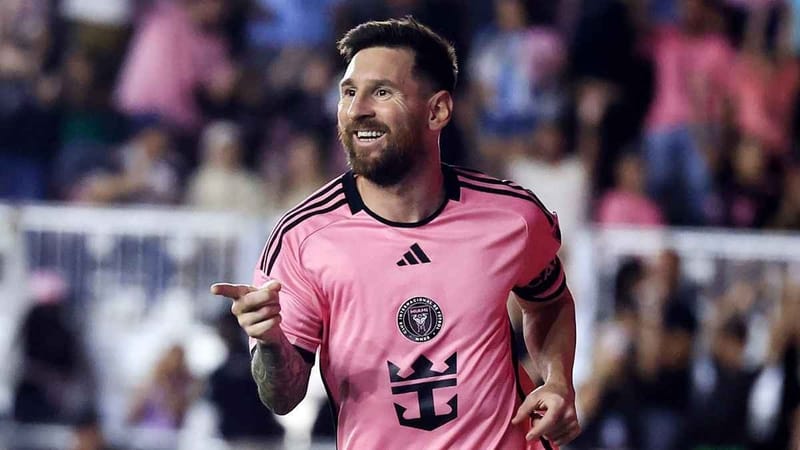 ميسي يصف برشلونة بـ"مكان حلمه" ويفصح عن "طموحات كبيرة"