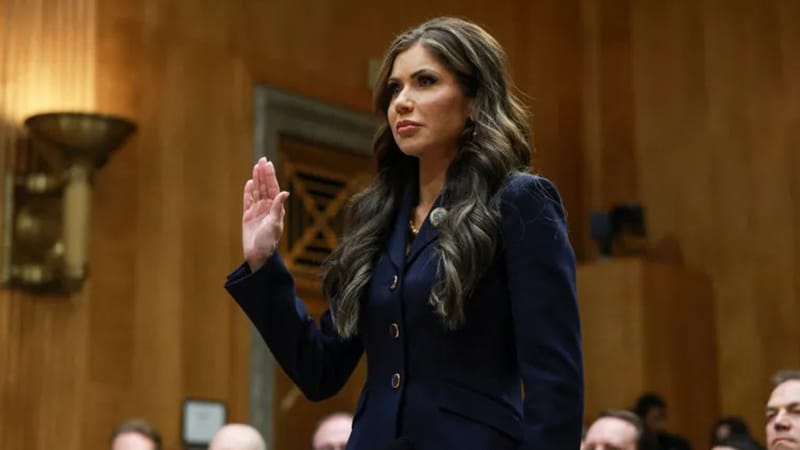 سرقة حقيبة وزيرة الأمن الداخلي الأميركية خلال "عشاء عائلي"