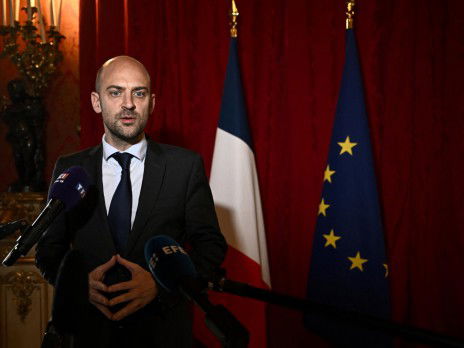 وزير الخارجية الفرنسي في العراق ضمن جولة إقليمية للدفع بـ”حلّ الدولتين”