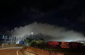 إسبانيا.. سحابة سامة تحبس 150 ألف شخص في منازلهم