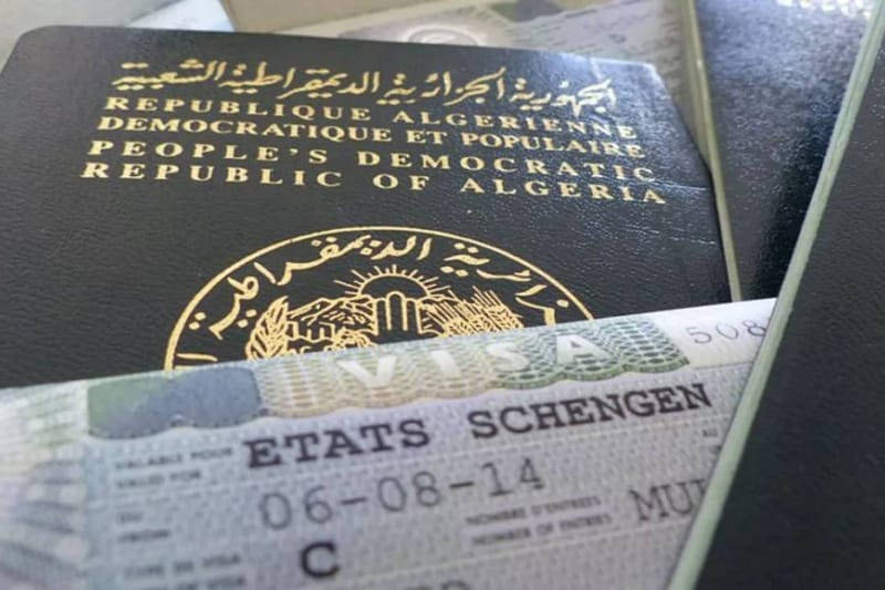 دلالات تزوير جوازات سفر جزائرية لسوريين