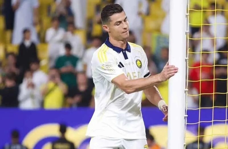 بعد رغبة عدة أندية بمشاركته.. رئيس "فيفا" يثير الجدل حول مشاركة رونالدو في مونديال الأندية