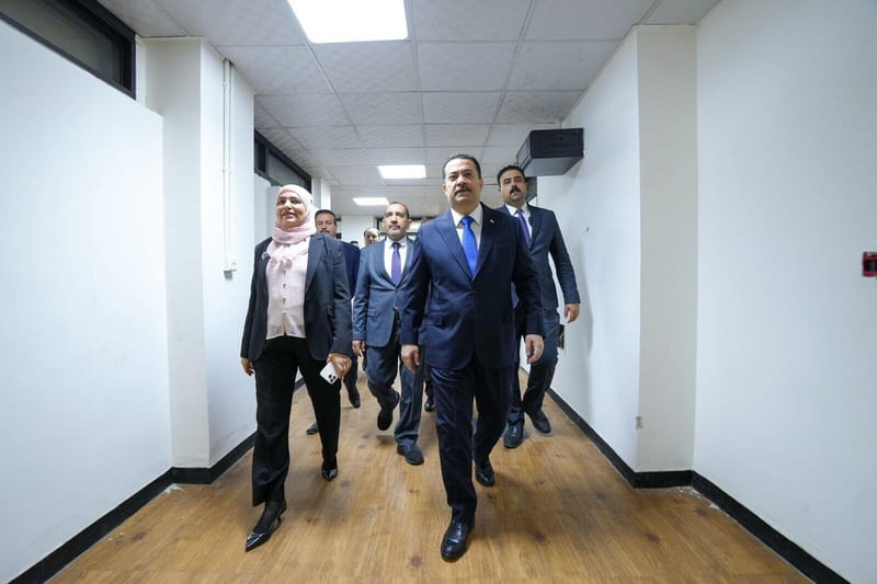 السوداني يجري زيارة لهيئة الضرائب