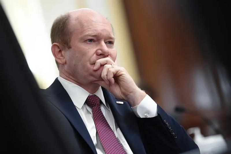 سيناتور أمريكي: البرنامج النووي الإيراني لا ينتهي بالخيار العسكري.. لا نريد مهاجمة قواعدنا