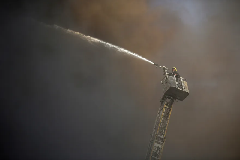 مقتل 4 وتعطل بالاتصالات بعد حريق بمبنى سنترال مركزي بالقاهرة