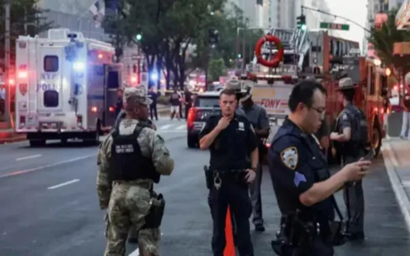 مقتل 5 أشخاص بينهم شرطي بهجوم مسلح في نيويورك