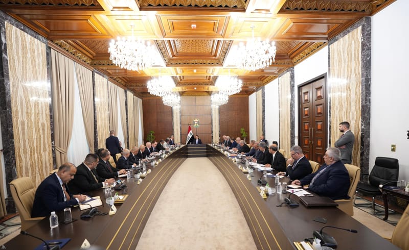 رئيس الوزراء يترأس الاجتماع الدوري لمتابعة مشاريع وزارة النفط