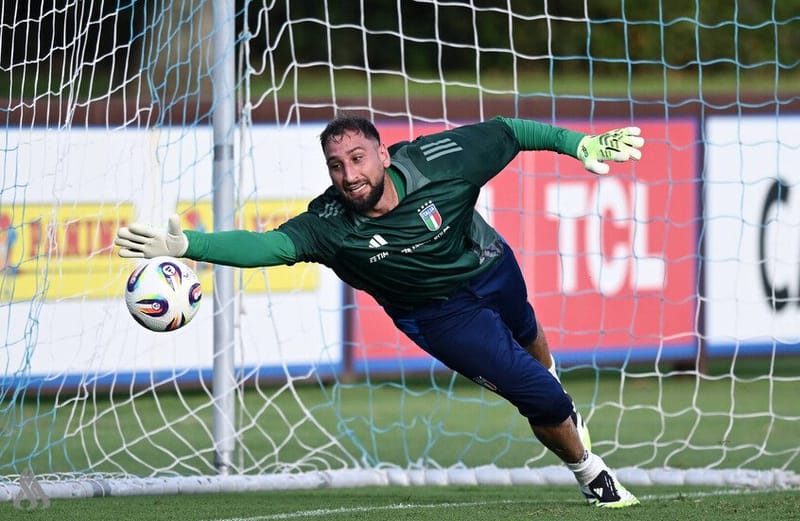 مانشستر سيتي يعلن تعاقده مع الحارس الإيطالي دوناروما