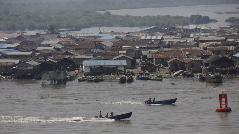 مصرع 29 شخصا في غرق قارب في نيجيريا