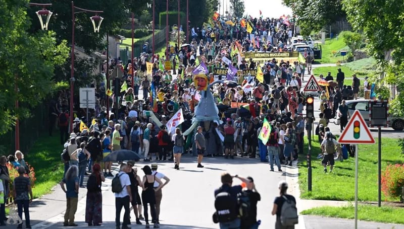 احتجاجات في فرنسا ضد مشروع إنشاء مركز لطمر النفايات النووية