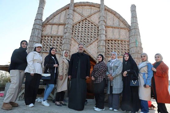 المسرح والمكان: قراءة في المشروع التأسيسي للدكتور أحمد المبرقع (مسرح المضيف) أنموذجًا