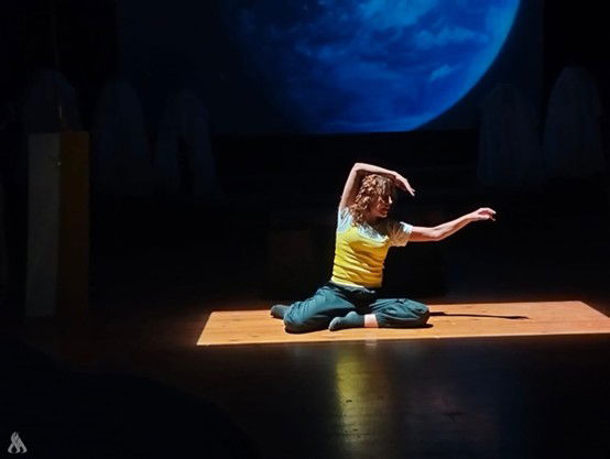 (قمر أحمر) تمثل  العراق في مهرجان المونودراما المسرحي بالقاهرة