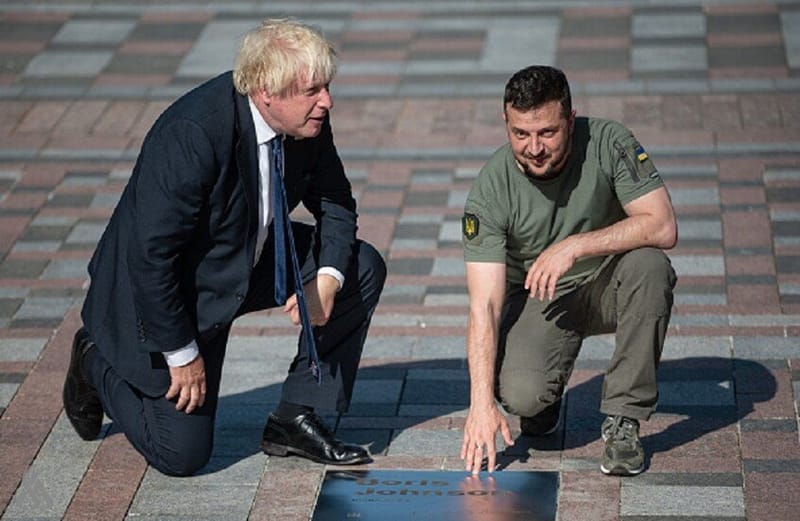 جونسون يدعو إلى إرسال قوات غربية إلى أوكرانيا فوراً